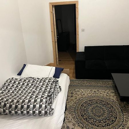 New Flat, Own Bathroom, Sitting Room & Large Bedroom - Walsall Bescot Exterior photo